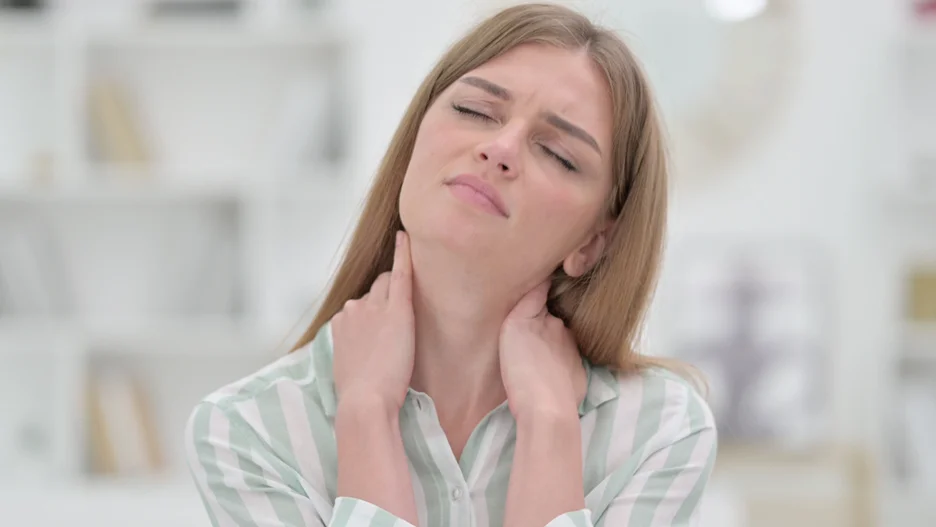 woman with severe neck pain