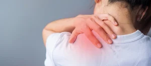 woman with neck and shoulder pain