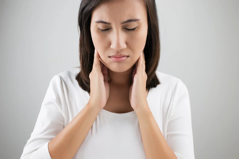 thyroid neck pain