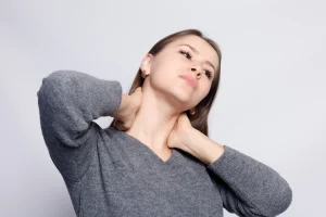 cracking neck pain