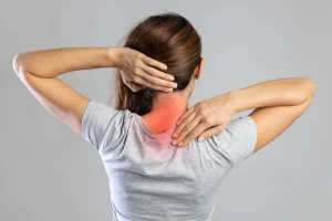pain between shoulder blades and neck
